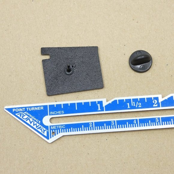 FREE ADD ON WITH PURCHASE I Speak Fluently In Movie Quotes Enamel Pin - Picture 3 of 3